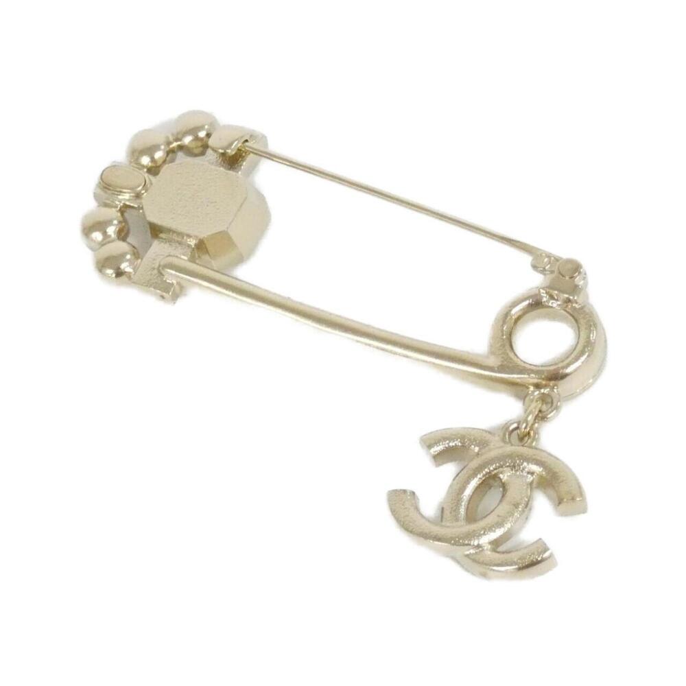 CHANEL Pink Brooch - Picture 2 of 3